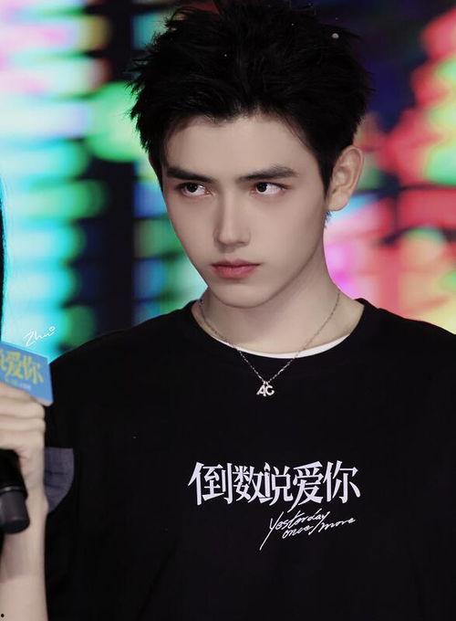 张小寒最新爆料江疏影,张小寒独家爆料揭秘幕后真相 第1张 张小寒最新爆料江疏影,张小寒独家爆料揭秘幕后真相 第1张